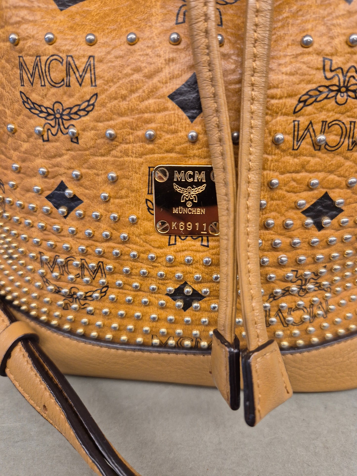 MCM | Beutel. klein | No. 4382