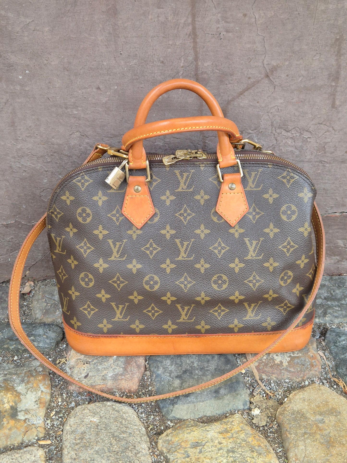 Louis Vuitton | Alma Bandouliere | No. 4478